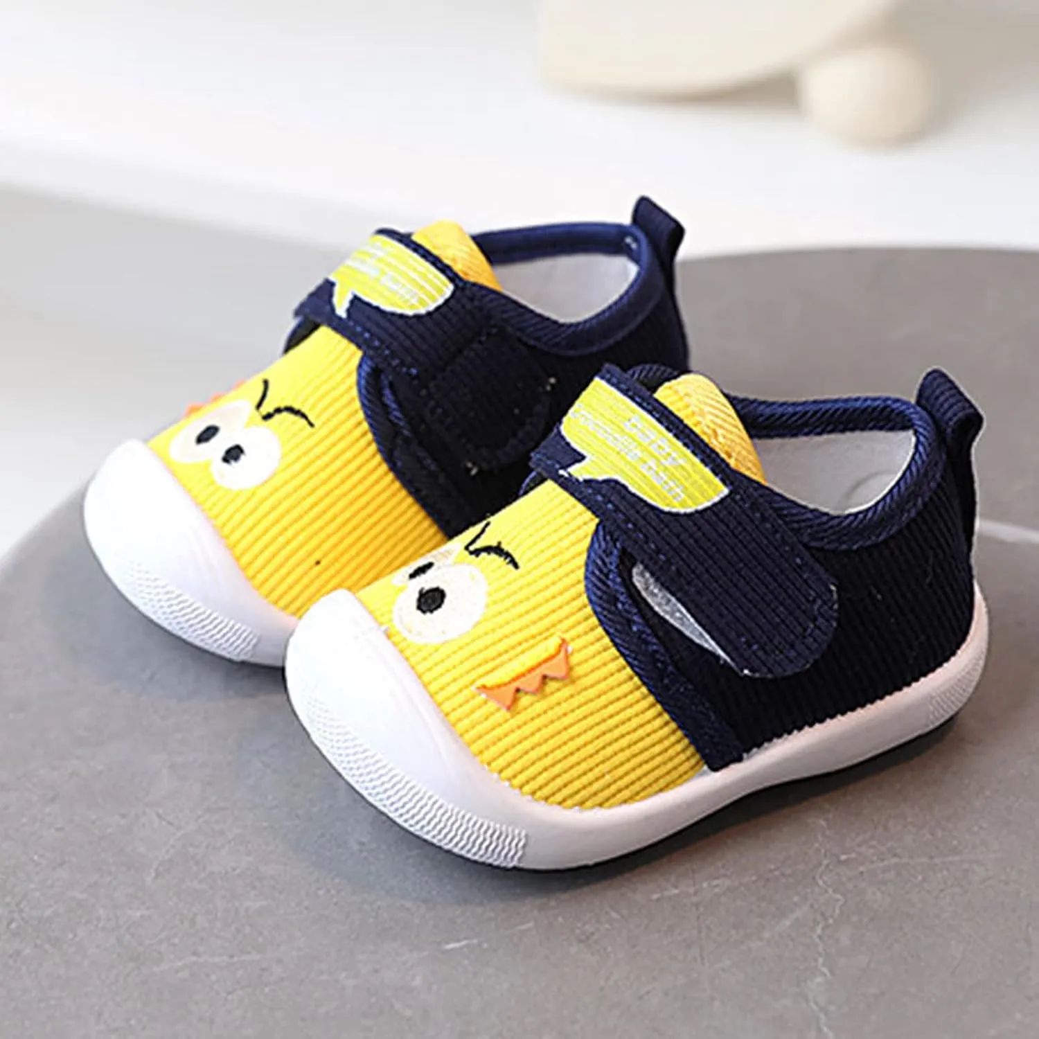 Baby Girls Boys Squeaky Shoes Lightweight Breathable Non-Slip Sneakers Infant First Walking Shoes Outdoor Indoor