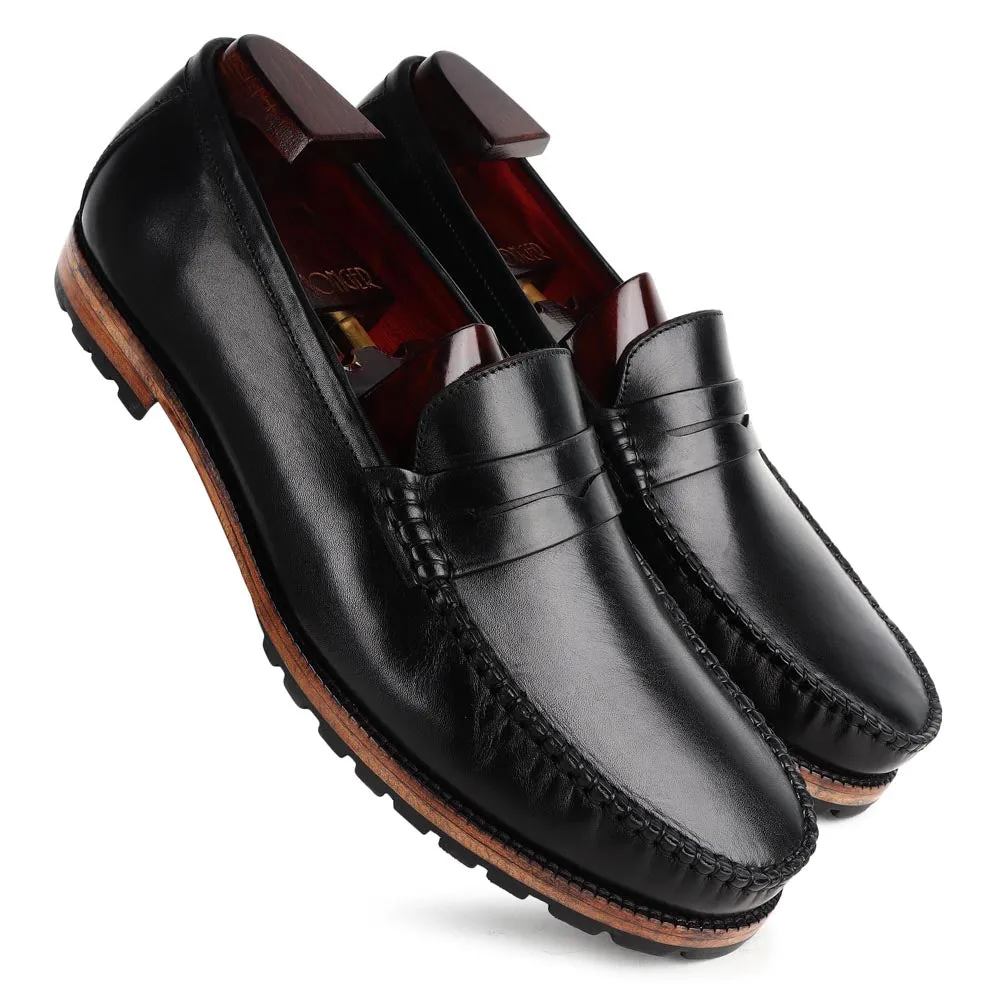 Black Mirror Glossed Classic Moccasins With Wood Finish Commando Sole