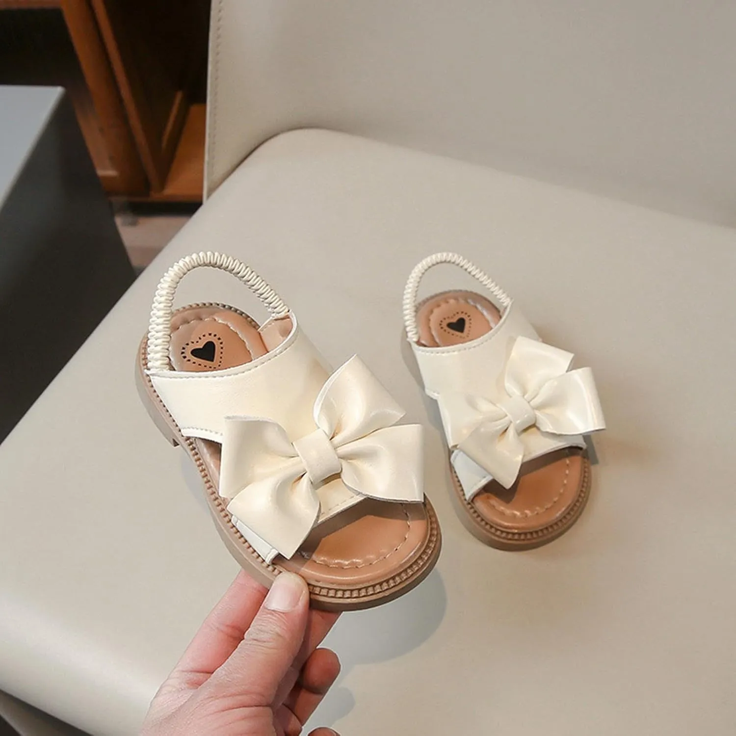 Girl Sandals Cute Summer Anti-Slip Soft Sandal Open Toe with Flower Toddler First Walkers Crib Dress Shoes Footwear