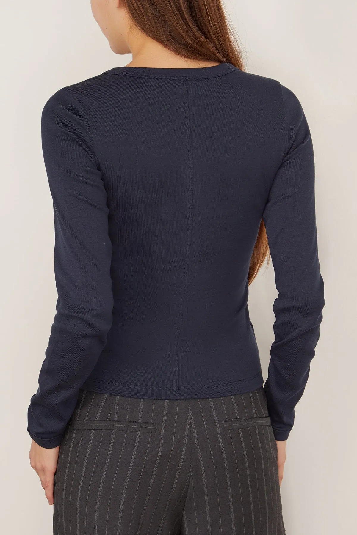 Max Tee in Navy
