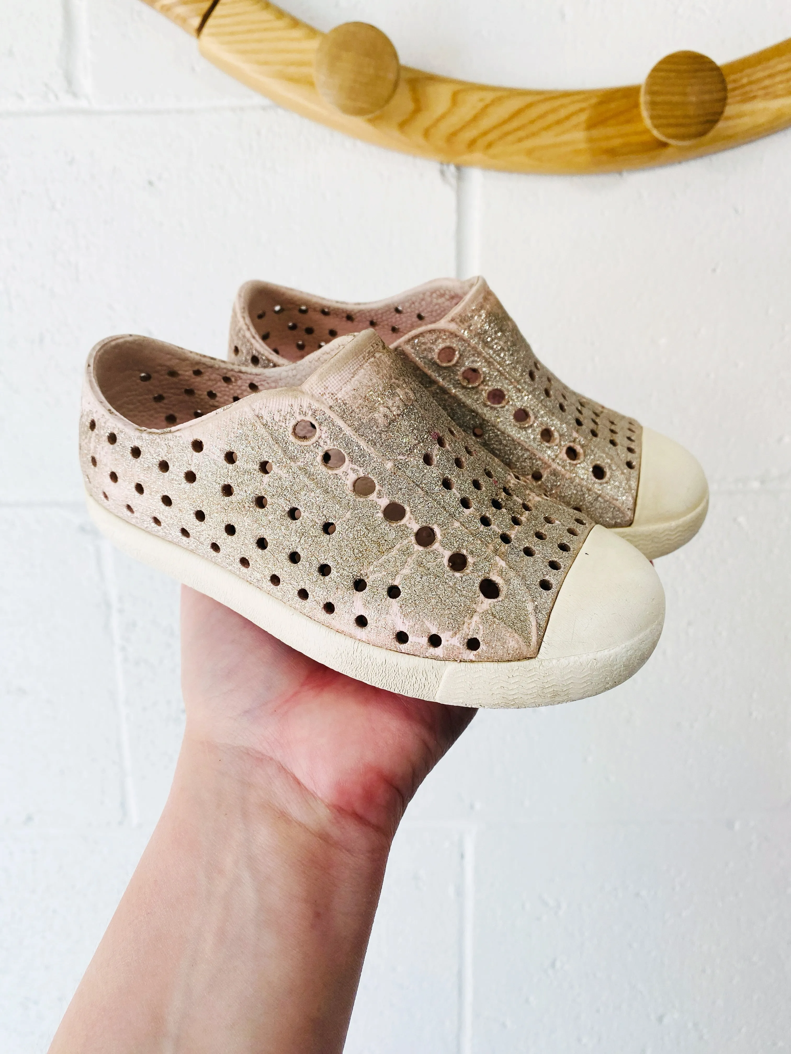 Pink Glitter Jefferson Shoes, size 8 (C8)
