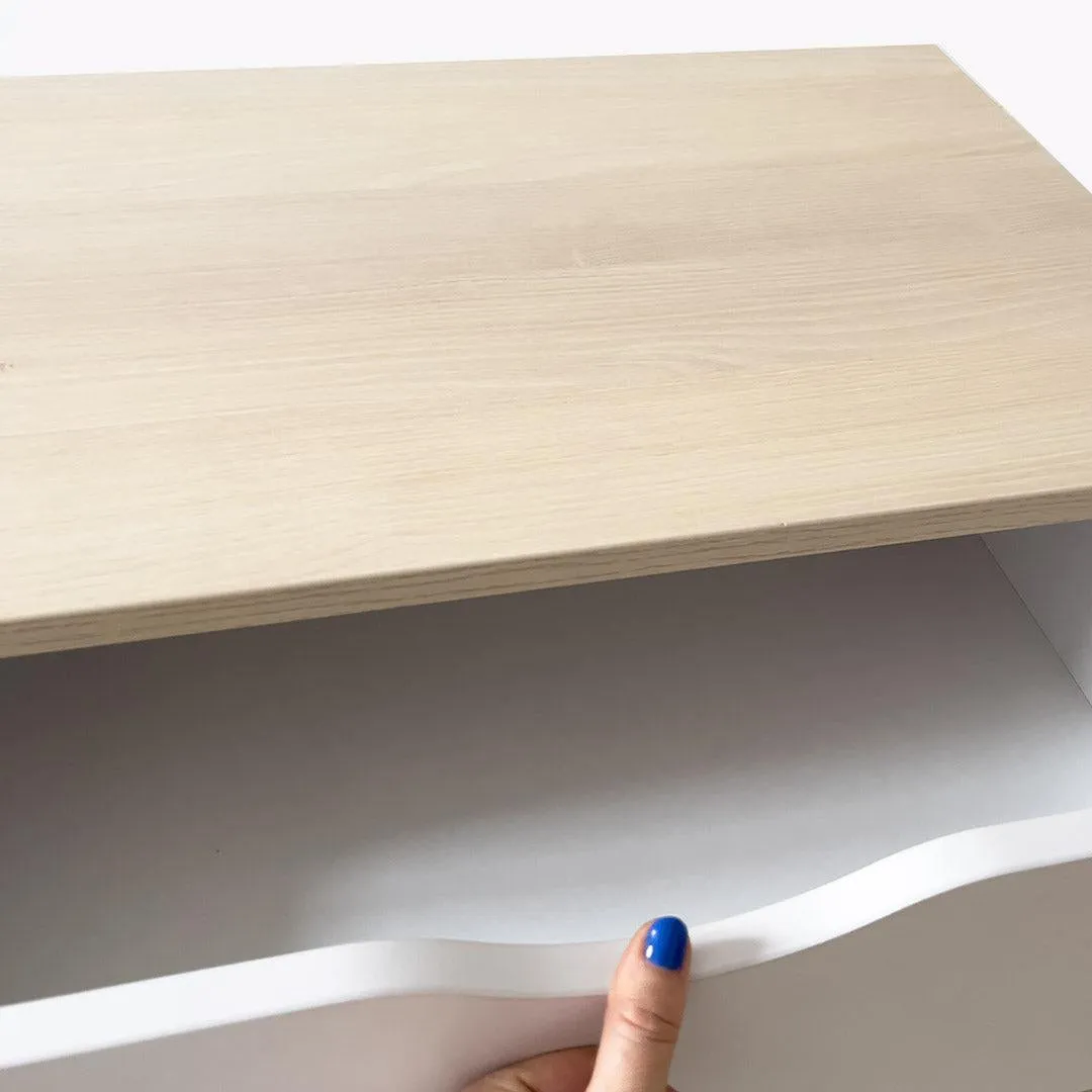 Stella Dresser