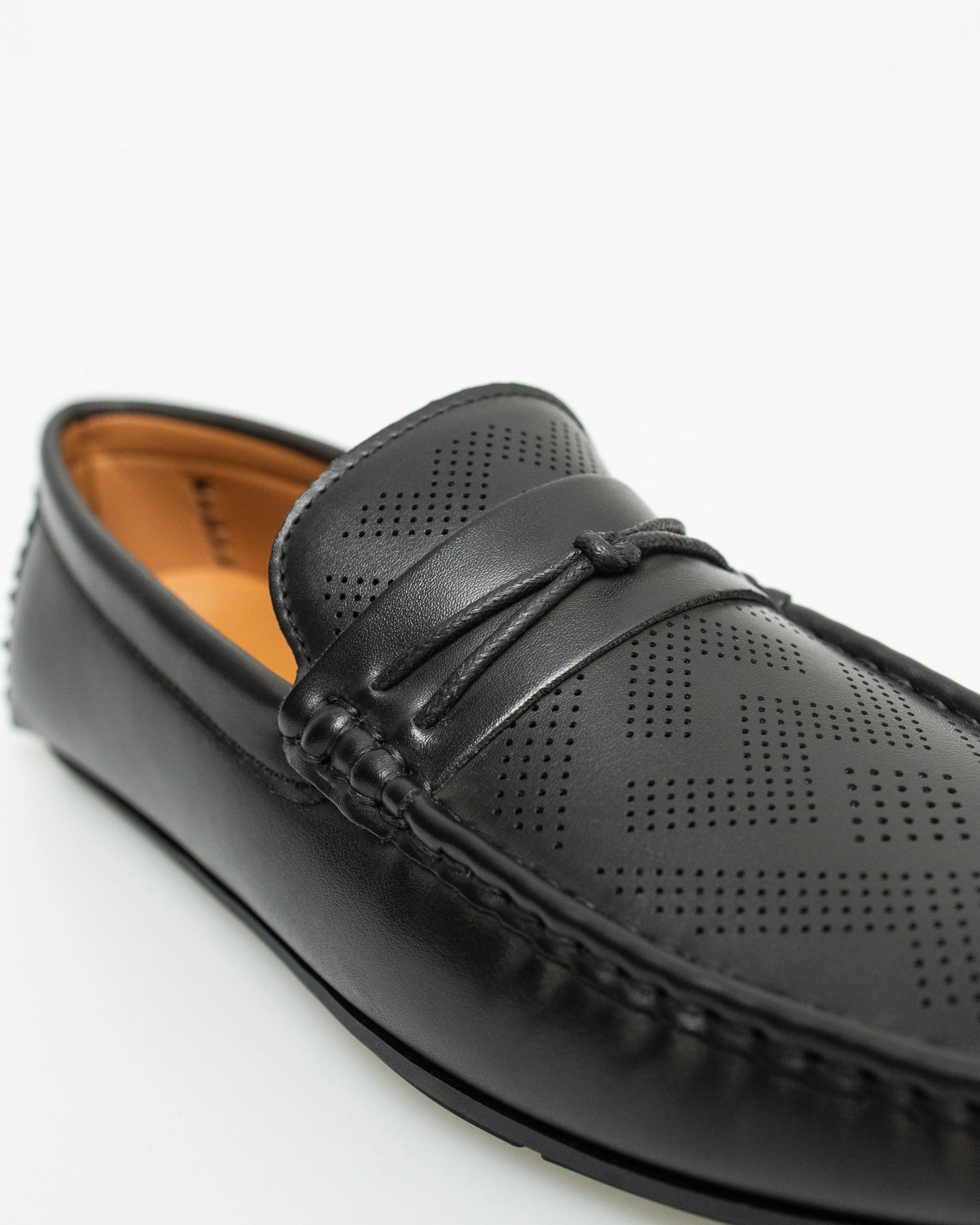 Tomaz C583 Men's Knot Moccasins