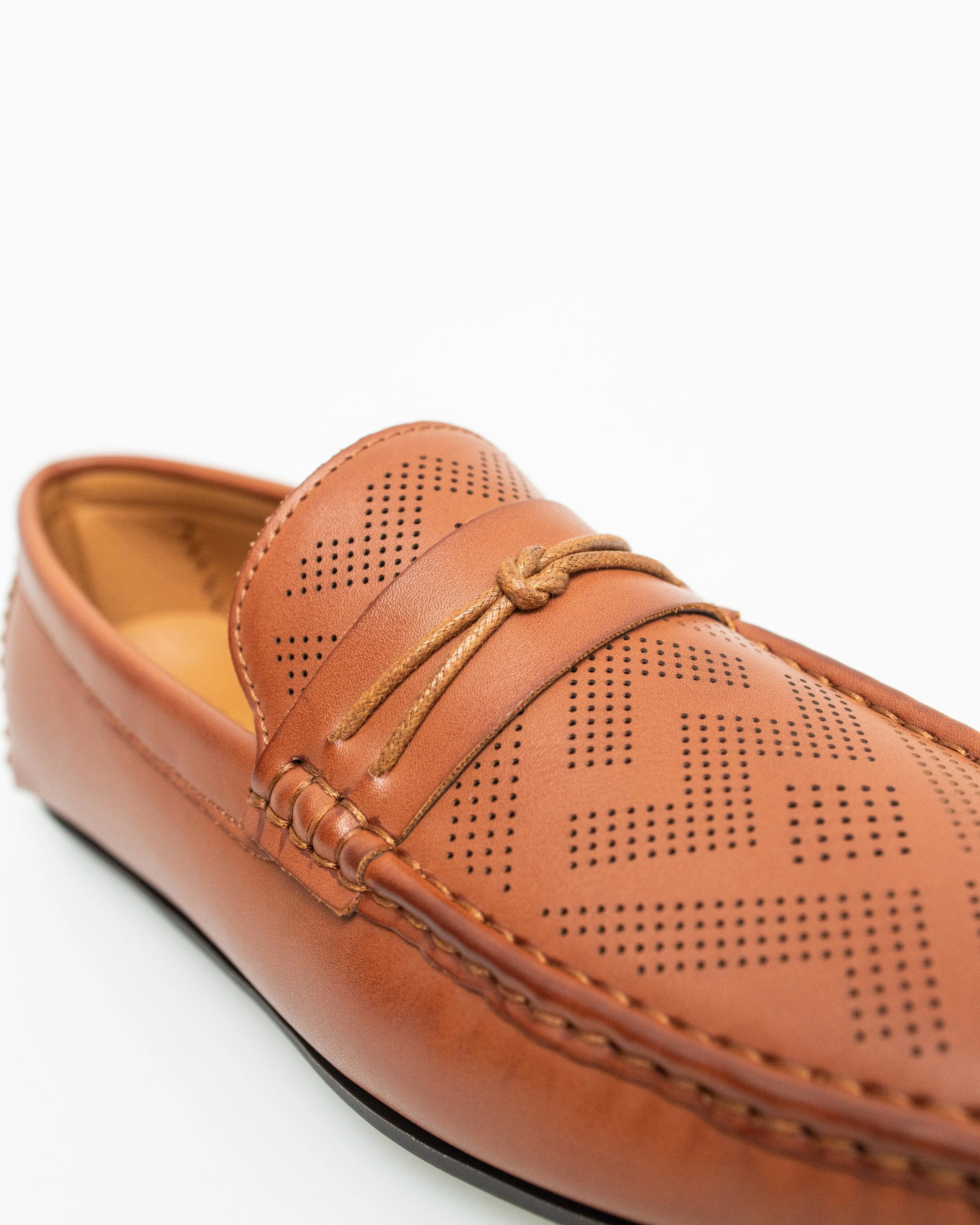 Tomaz C583 Men's Knot Moccasins