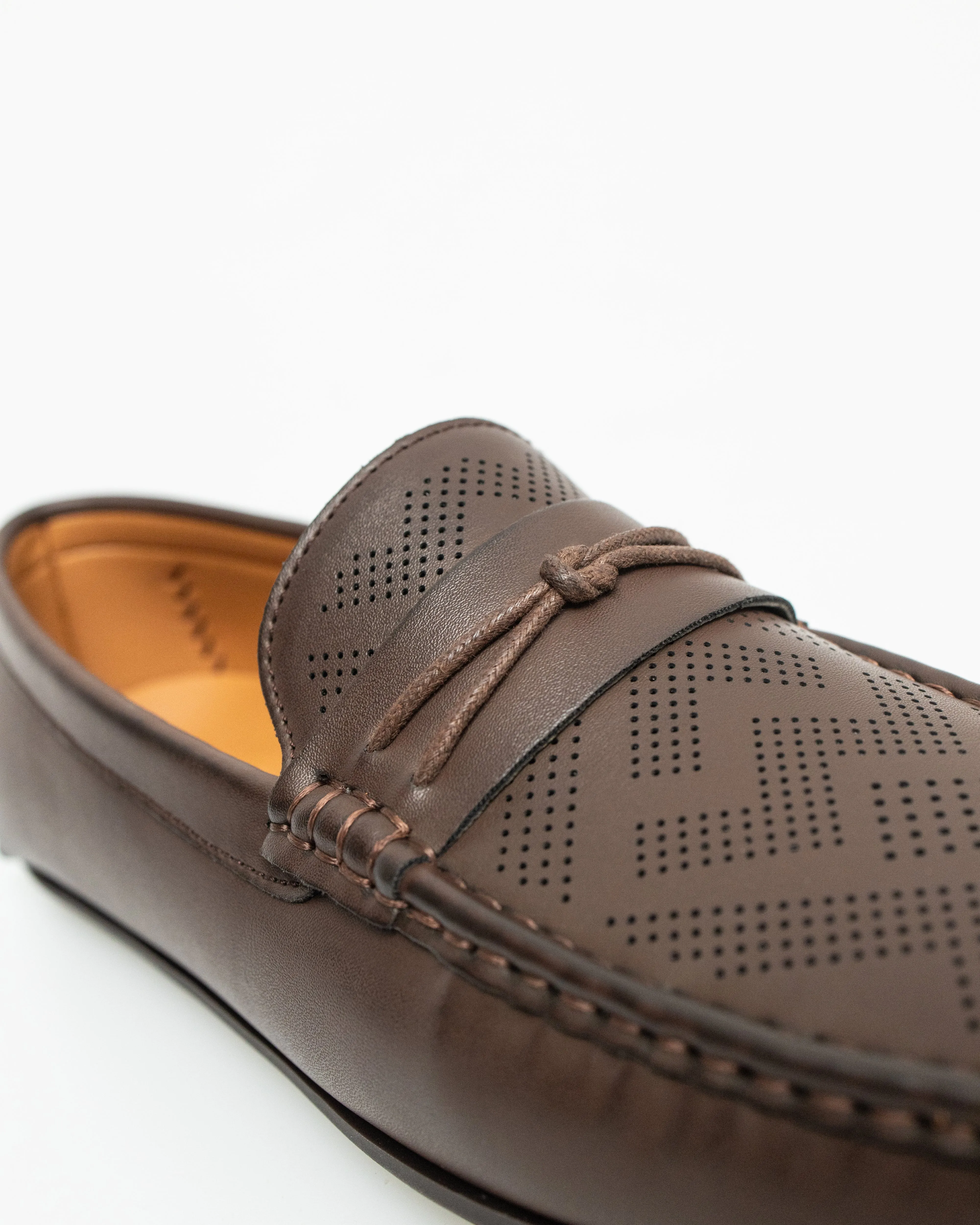 Tomaz C583 Men's Knot Moccasins