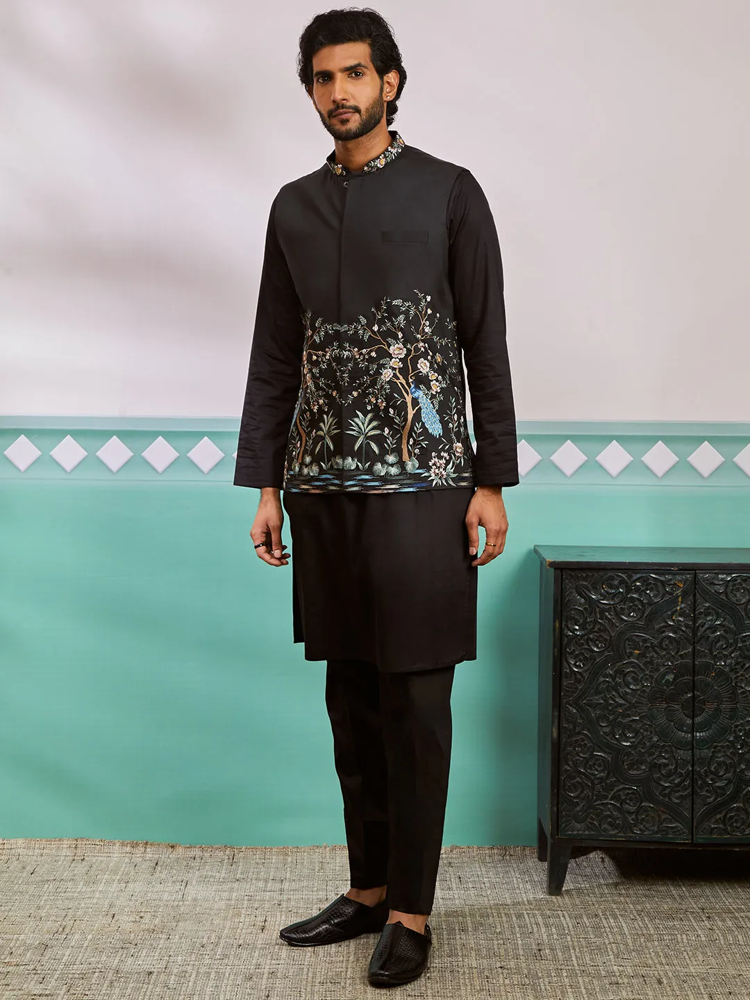 VASTRAMAY Men's Black Satin Silk Nehru Jacket, Kurta And Pyjama Set.